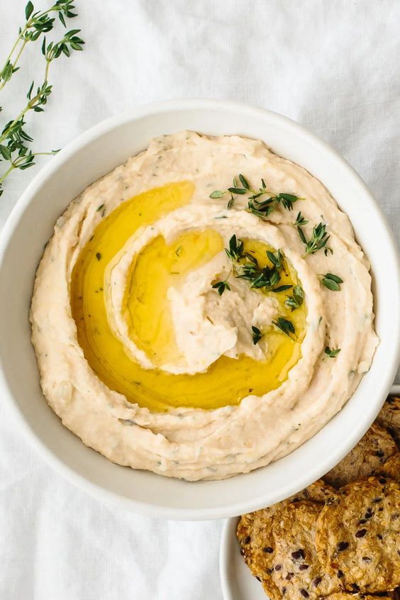 A delicious spread full of healthy ingredients without tahini.