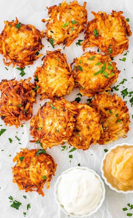 Fried patties made of grated potatoes with mayonnaise.