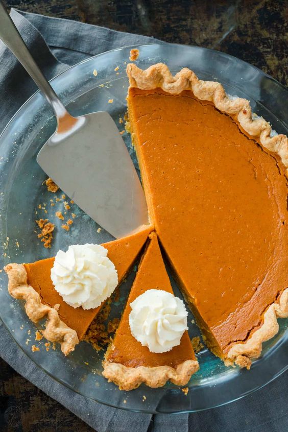 Crispy crust filled with delicious pumpkin puree and cream.