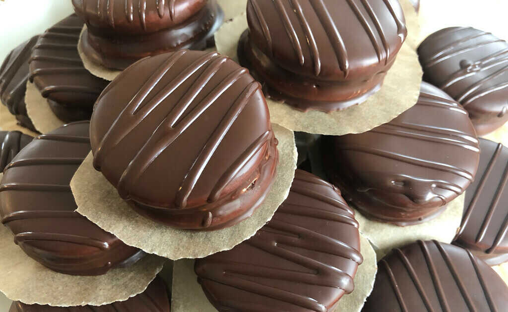 Honey wheels covered in chocolate glaze.