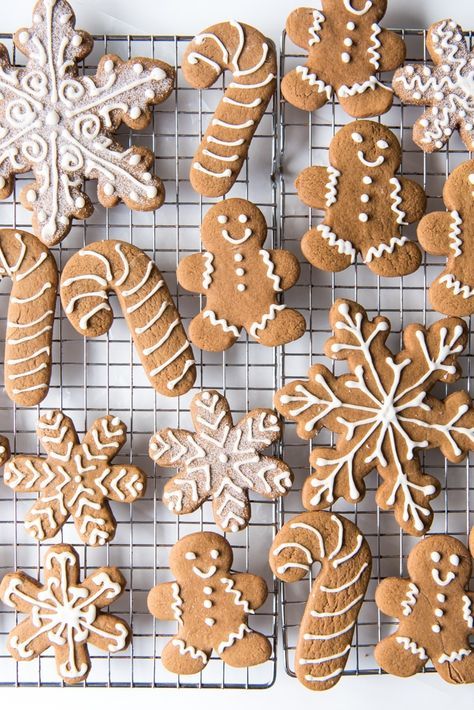 Fragile gingerbread decorated with egg white glaze.
