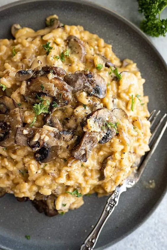 Luxurious risotto like from Italy, flavored with roasted mushrooms.