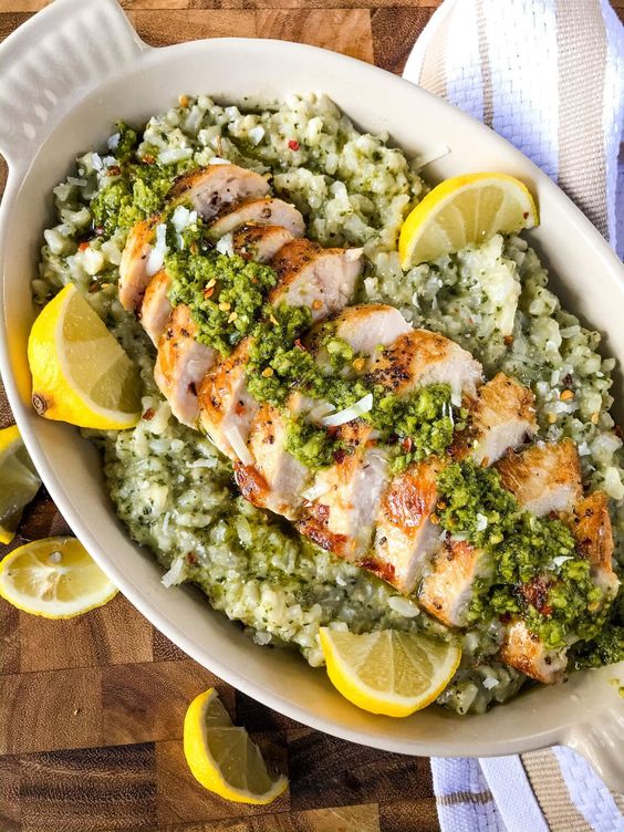 A wonderfully creamy and delicious risotto with chicken, lemon and pesto.