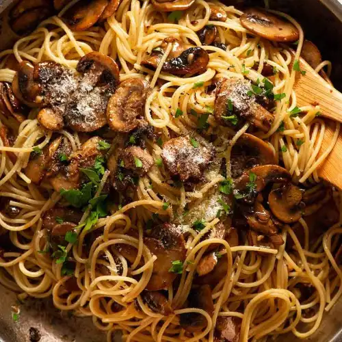 Špagety s houbami a rybím filé